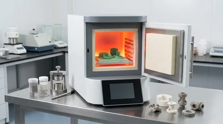 Quais são as características da sinterização? Domine a Porosidade Controlada e Materiais de Alto Desempenho