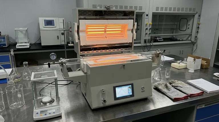 ما هو تلبيد الزجاج؟ عملية منخفضة الحرارة للأجزاء الزجاجية المعقدة