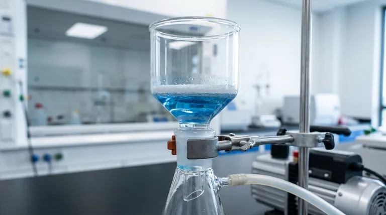 Каково преимущество фильтров из спеченного стекла? Достигните превосходной чистоты и точности в лабораторной фильтрации