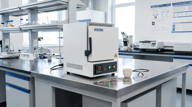 ما هو فرن الكيّة (Muffle Furnace) للمعالجة الحرارية؟ الدليل الأساسي للتسخين في درجات الحرارة العالية في الهواء