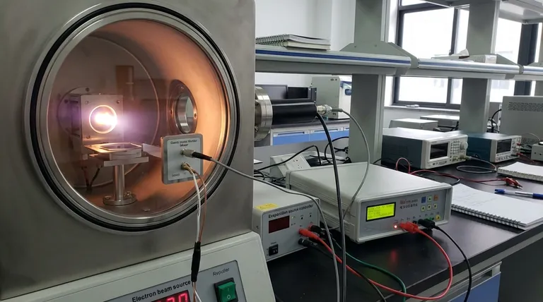 Como a espessura do filme é controlada na evaporação? Alcance Precisão Nanométrica com Monitoramento por Cristal de Quartzo