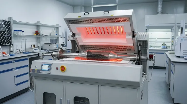 O que é um forno de retorta rotativa? Obtenha Uniformidade Superior no Tratamento Térmico Contínuo