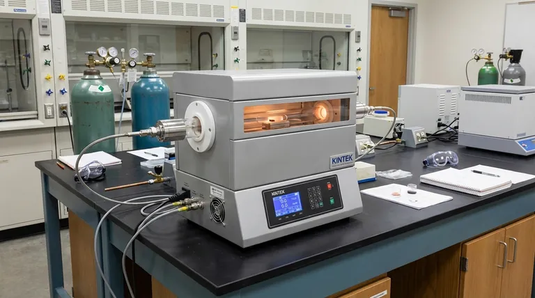 هل الترسيب الكيميائي للبخار (CVD) هو نهج تصنيع من الأسفل إلى الأعلى؟ بناء المواد ذرة بذرة