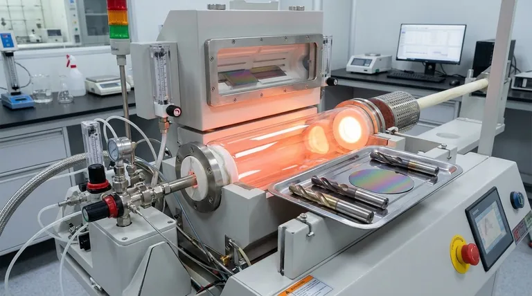 ما هو استخدام طلاء الترسيب الكيميائي للبخار (CVD)؟ عزز متانة ووظائف مكوناتك