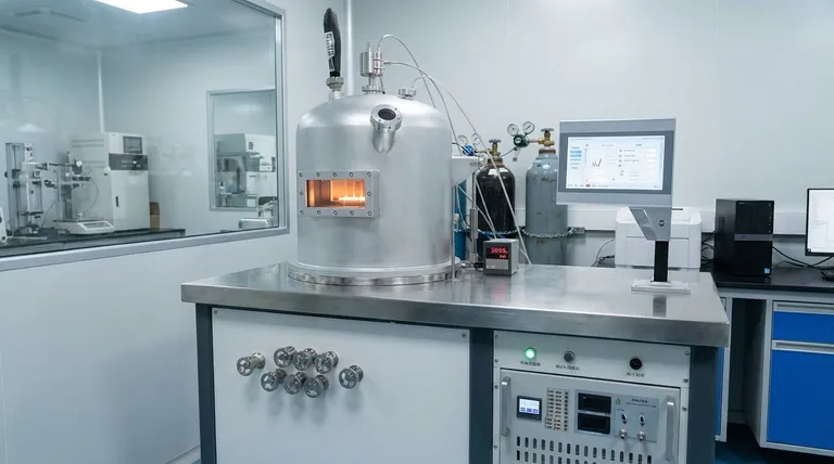 ما هو مبدأ الترسيب الكيميائي للبخار (CVD) وتطبيقاته؟ دليل لبناء المواد من الذرة إلى الأعلى