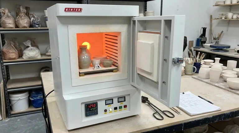 При какой температуре обжигают фарфор? Руководство по диапазону 1222°C–1300°C для идеальных результатов