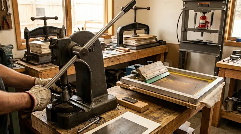 O que é uma prensa manual? Um Guia para Força e Precisão Acionadas por Humanos