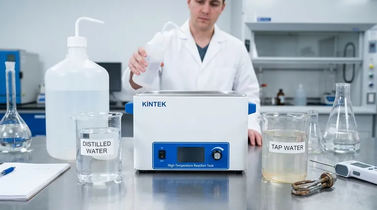 A la hora de elegir el tipo de agua para un baño maría de laboratorio, ¿por qué el agua destilada es la mejor opción?