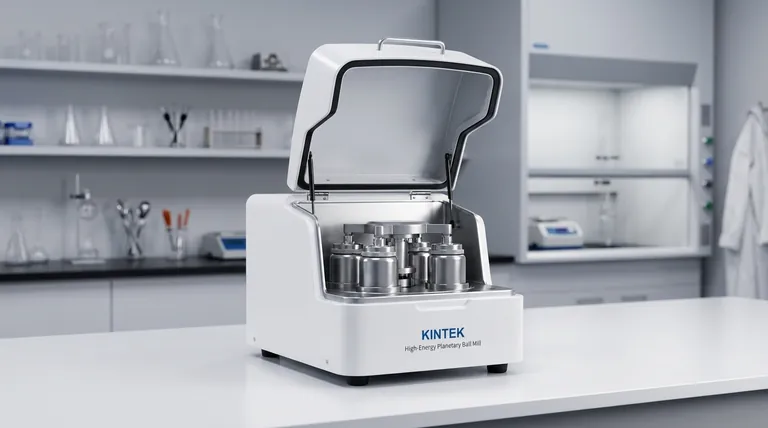 Qual é a diferença entre um moinho de bolas e um moinho planetário? Escolha a Ferramenta de Moagem Certa para o Seu Laboratório