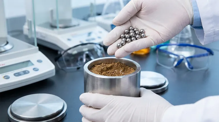 لماذا من الضروري سحق أو طحن العينات؟ ضمان تحليل مخبري دقيق وموثوق