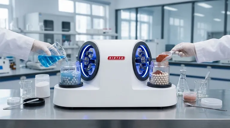 Qual é a diferença entre um moinho de bolas úmido e um moinho de bolas seco? Escolha o Método de Moagem Certo para o Seu Material