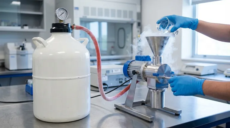 Que tipos de contaminação e alterações na composição podem ocorrer durante a trituração e moagem? Proteja a Integridade da Sua Amostra