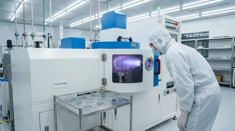 RFプラズマの用途とは？材料の精密表面処理を可能にする