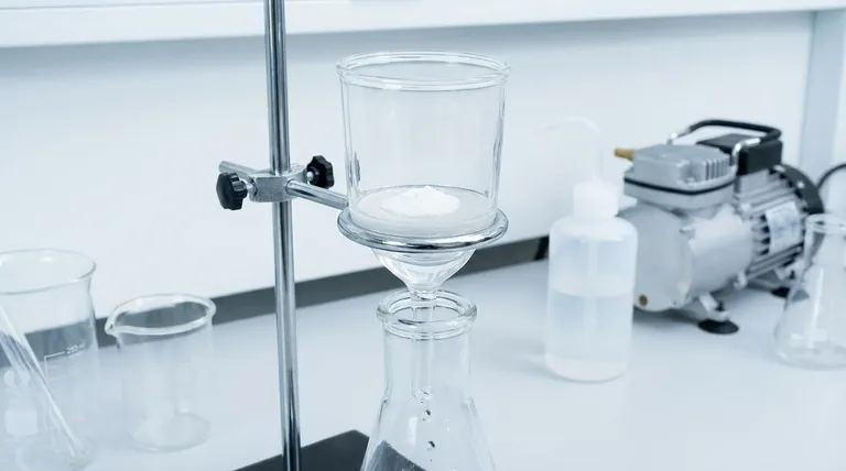 Каковы преимущества спеченного стеклянного тигля, используемого при фильтрации? Достигните чистоты и точности в вашей лаборатории