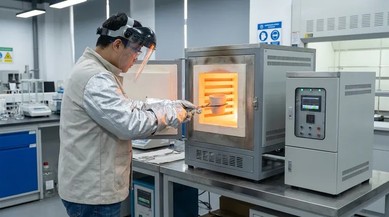 ¿Qué EPP se requiere para un horno mufla? Equipo esencial para la seguridad a altas temperaturas