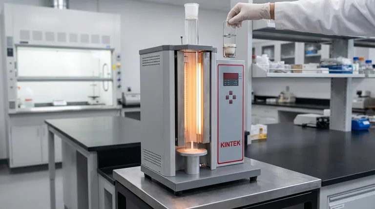 Quali sono i vantaggi di un forno verticale rispetto a un forno orizzontale? Massimizzare l'efficienza e lo spazio del laboratorio