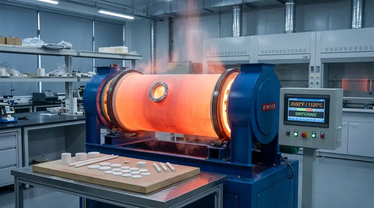 Qual é a temperatura de um forno cerâmico? Domine a Queima de Precisão para Resultados Perfeitos