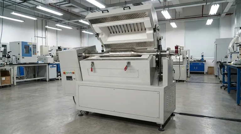 Qual è l'uso di un forno rotativo? Ottenere un riscaldamento e una miscelazione uniformi per risultati superiori