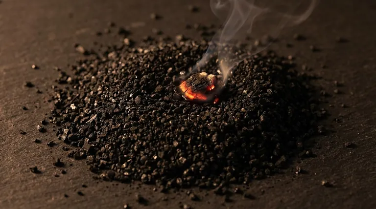 Il carbone attivo può bruciare? Comprendere i rischi e le condizioni per la combustione