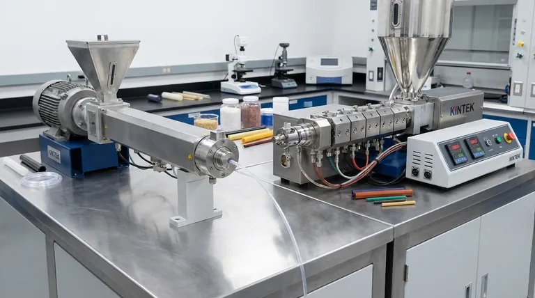 Qual é a diferença entre extrusora de rosca simples e extrusora de rosca dupla? Escolha a Extrusora Certa para o Seu Processo