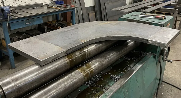 Quali sono i limiti della calandratura a rulli? Comprendere i compromessi per il tuo progetto di formatura dei metalli