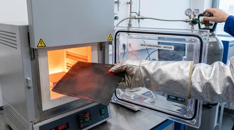 كيف يجب التعامل مع قماش الكربون المستخدم في التحليل الكهربائي عالي الحرارة بعد التشغيل؟ منع التلف التأكسدي غير القابل للإصلاح