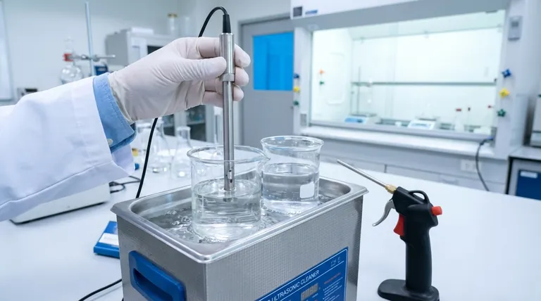 Qual è la procedura di pulizia per un elettrodo dopo che è stato testato e ritenuto accettabile? Una guida per preservare le prestazioni