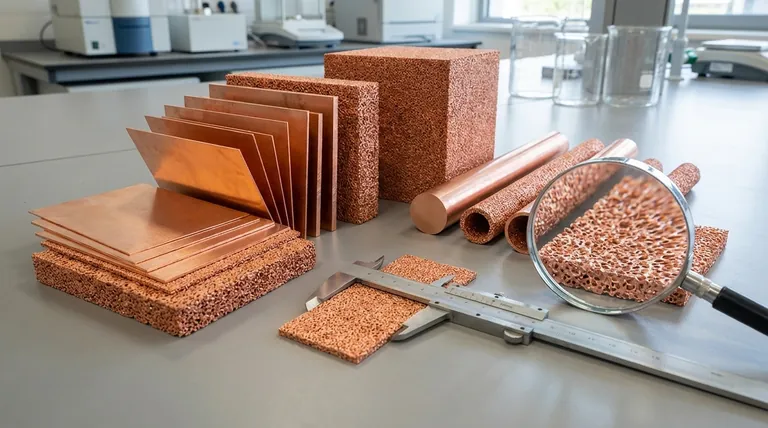 Quais são os tamanhos e espessuras disponíveis para a espuma de cobre? Otimize o seu desempenho térmico e de filtração