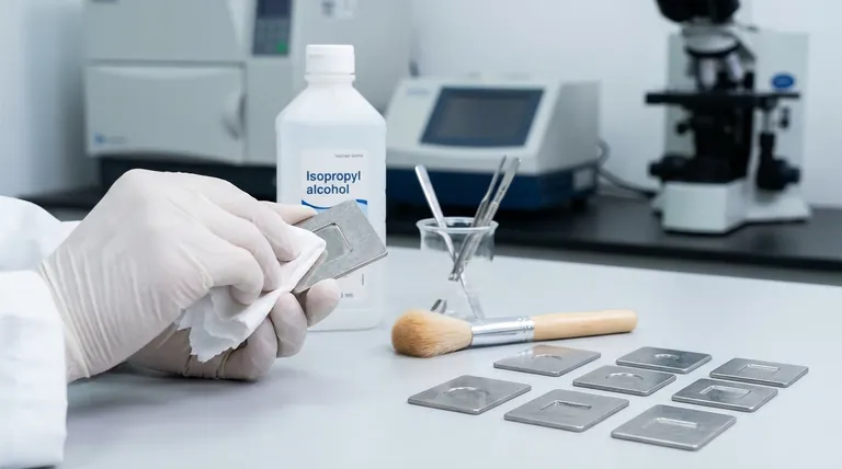 ¿Cómo se debe limpiar e inspeccionar un portamuestras antes de usarlo? Asegure resultados de laboratorio confiables