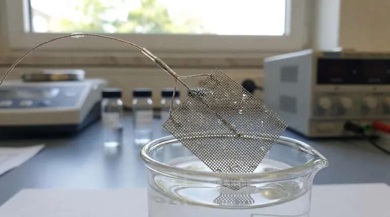 Quais são as características de desempenho de um eletrodo de malha de platina? Maximizando a Eficiência Eletroquímica