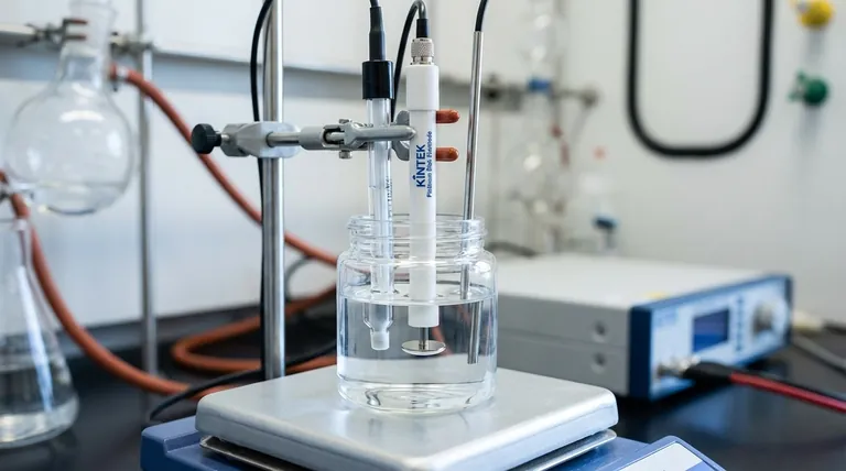 Qual é a maneira correta de imergir um eletrodo de fio/haste de platina em um eletrólito? Um Guia de 3 Passos para Garantir Resultados Precisos