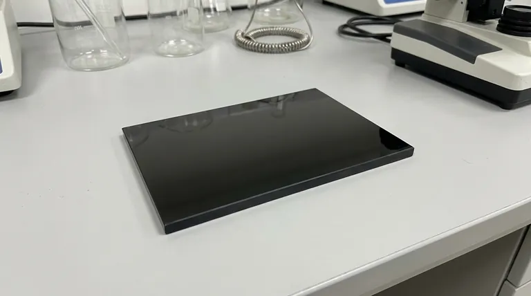 Quelle est la porosité d'une feuille de carbone vitreux RVC ? Comprendre la différence critique entre les PPI et la porosité