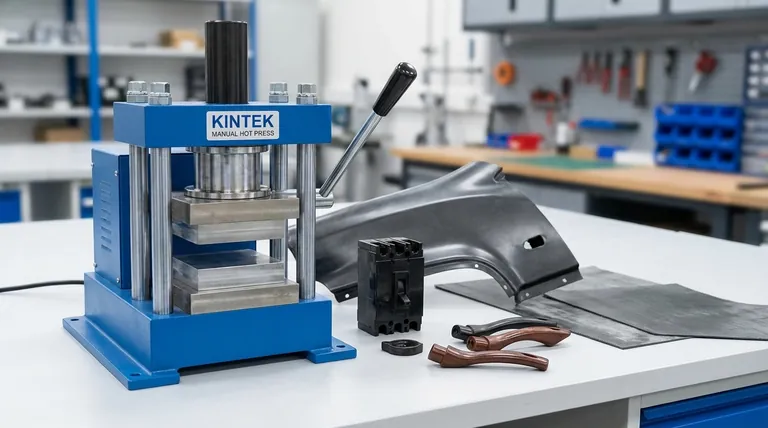 Quali sono le applicazioni dello stampaggio a compressione? Creare componenti resistenti e termoresistenti per settori esigenti