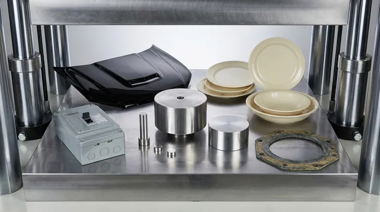 圧縮成形が使用される製品は何ですか?大型で耐久性のある部品の製造