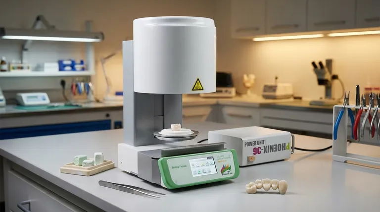 Qual é a função principal de um forno de sinterização dentária? Transformar Zircônia em Coroas e Pontes Duráveis