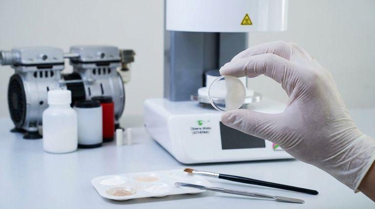 كيف يمكن معايرة فرن البورسلين باستخدام نهج المؤشر المرئي؟ إتقان دقة المواد الخاصة