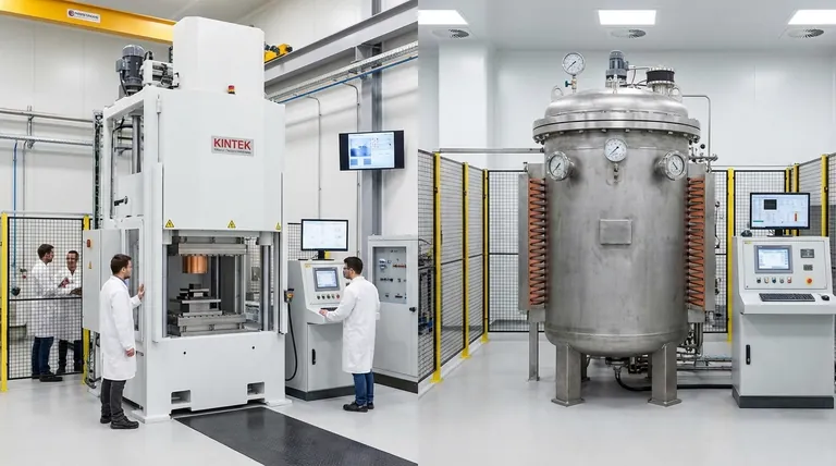 ما الفرق بين الكبس الساخن والكبس المتوازن حرارياً (HIP)؟ اختر الطريقة الصحيحة لدمج درجات الحرارة العالية