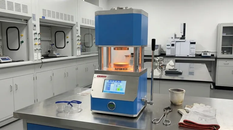 Como a forjagem por prensa difere da forjagem por queda? Controle versus Velocidade na Conformação de Metais