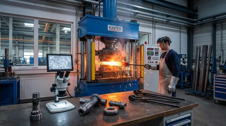 Quels sont les avantages et les limites du processus de forgeage ? Maximiser la résistance vs. la flexibilité de fabrication