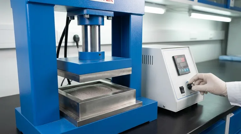 一軸加圧とは何ですか？より強固な部品のために最適な粉末成形を実現する