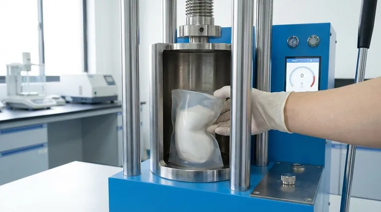 Qual é o material do molde de prensagem isostática a frio? Elastômeros Essenciais para Densidade Uniforme