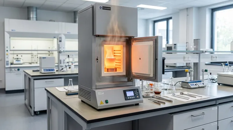 كيف يعمل فرن المختبر؟ إتقان مبادئ توليد الحرارة ونقلها