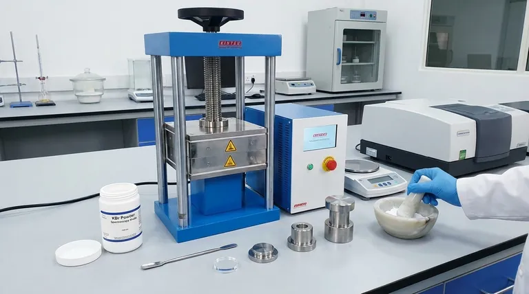 Por que o KBr é usado para FTIR? Obtenha Análises Claras e Precisas de Amostras Sólidas