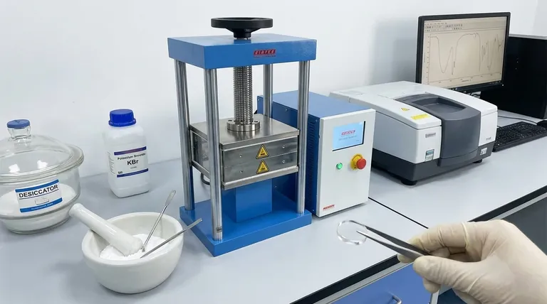 Qual é o papel do KBr na espectroscopia de IV? Crie Pastilhas Transparentes para Análise Precisa de Amostras Sólidas