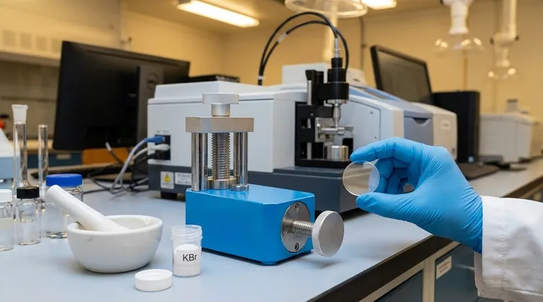 Por que usamos pastilhas de KBr em IV? Desbloqueie a Análise Clara de Amostras com Matriz Transparente ao Infravermelho