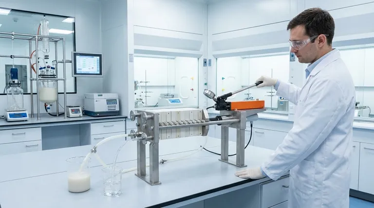 Qu'est-ce qu'un filtre-presse utilisé dans l'industrie pharmaceutique ? Réaliser une séparation solide-liquide précise pour la R&D et le CQ