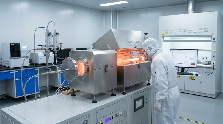 ما هي مزايا الجرافين المُصنَّع بالترسيب الكيميائي للبخار (CVD)؟ تحقيق أغشية جرافين عالية الجودة وقابلة للتوسع للتطبيقات الصناعية