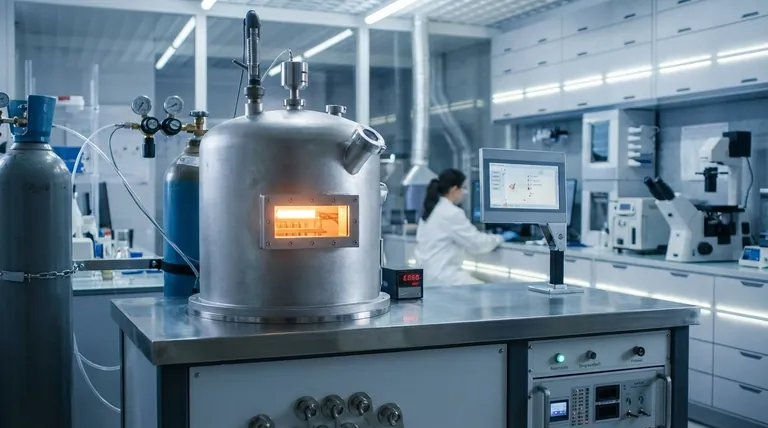 ما هو الاستخدام الصناعي لترسيب البخار الكيميائي (CVD)؟ أغشية رقيقة دقيقة للإلكترونيات والطلاءات والأجهزة الطبية