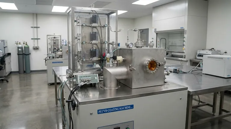 ما هي مزايا ترسيب البخار الكيميائي المعزز بالبلازما (PECVD)؟ تمكين ترسيب الأغشية الرقيقة عالية الجودة في درجات حرارة منخفضة