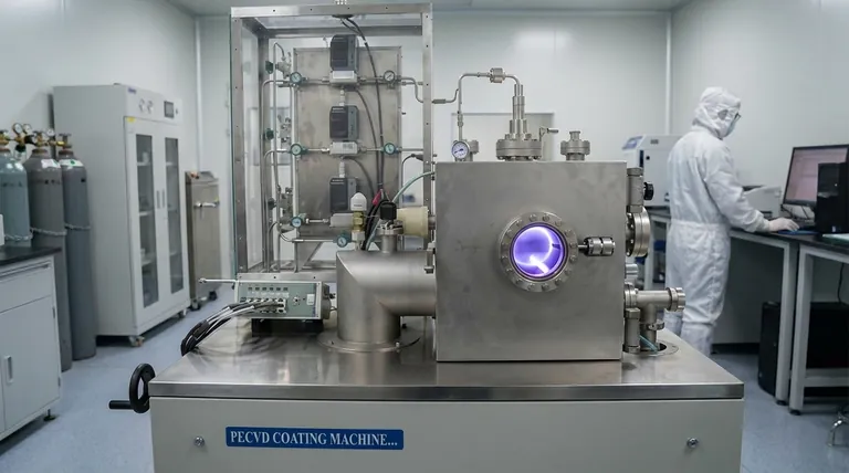 ما هي عملية ترسيب البلازما الكيميائي بالبخار عالي الكثافة (HDP-CVD)؟ إتقان ملء الفجوات المتقدم والخالي من الفراغات لتصنيع أشباه الموصلات